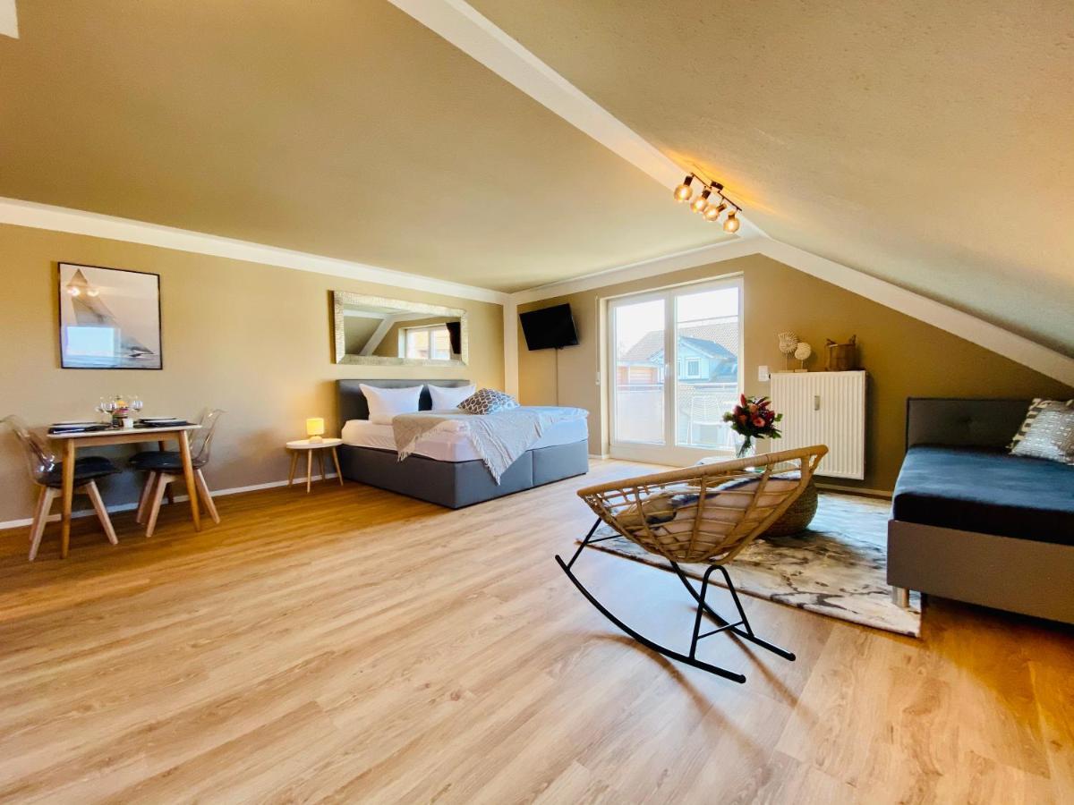 Ferien-Apartment Seewiesen Mit Privatstrand Friedrichshafen Bagian luar foto