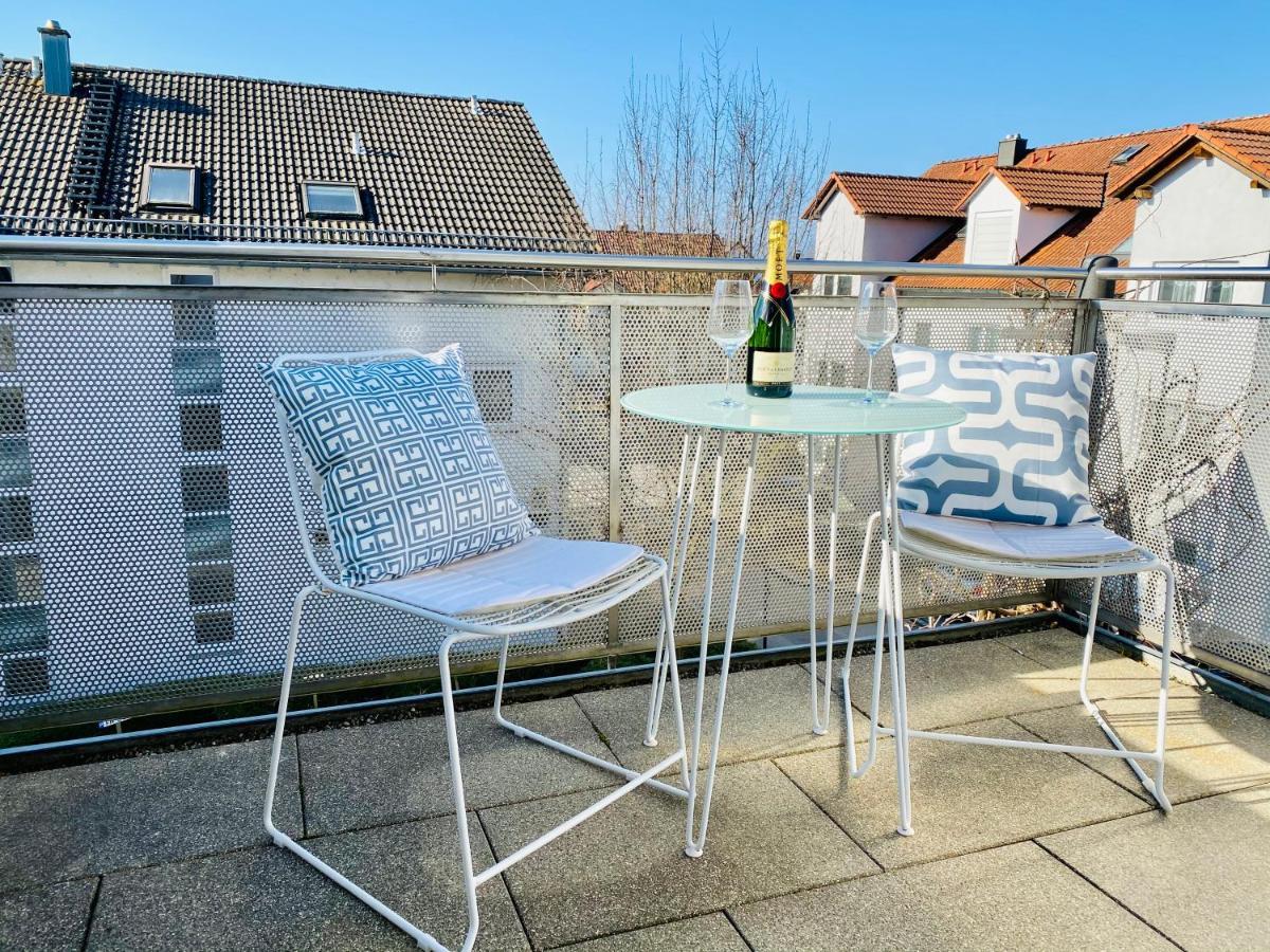 Ferien-Apartment Seewiesen Mit Privatstrand Friedrichshafen Bagian luar foto